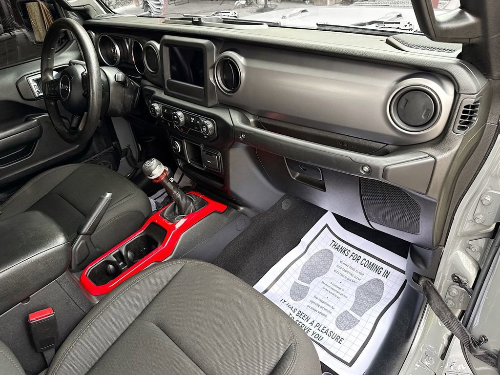 2022 Jeep Gladiator Sport