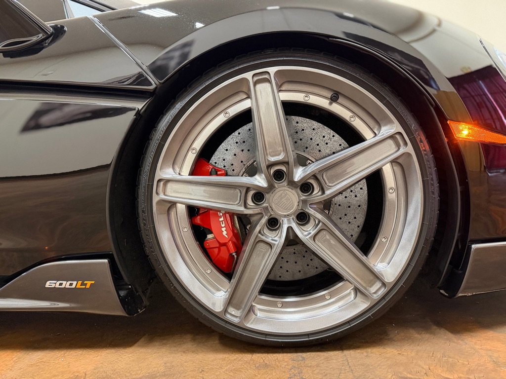 Used 2019 McLaren 600LT photo 11