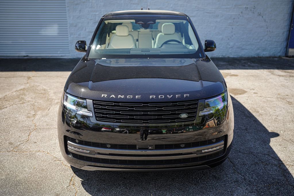 2025 Land Rover Range Rover SE