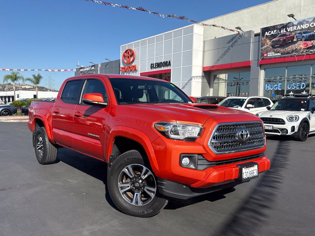 Used 2017 Toyota Tacoma TRD Sport w/ Tow Package (A/T)
