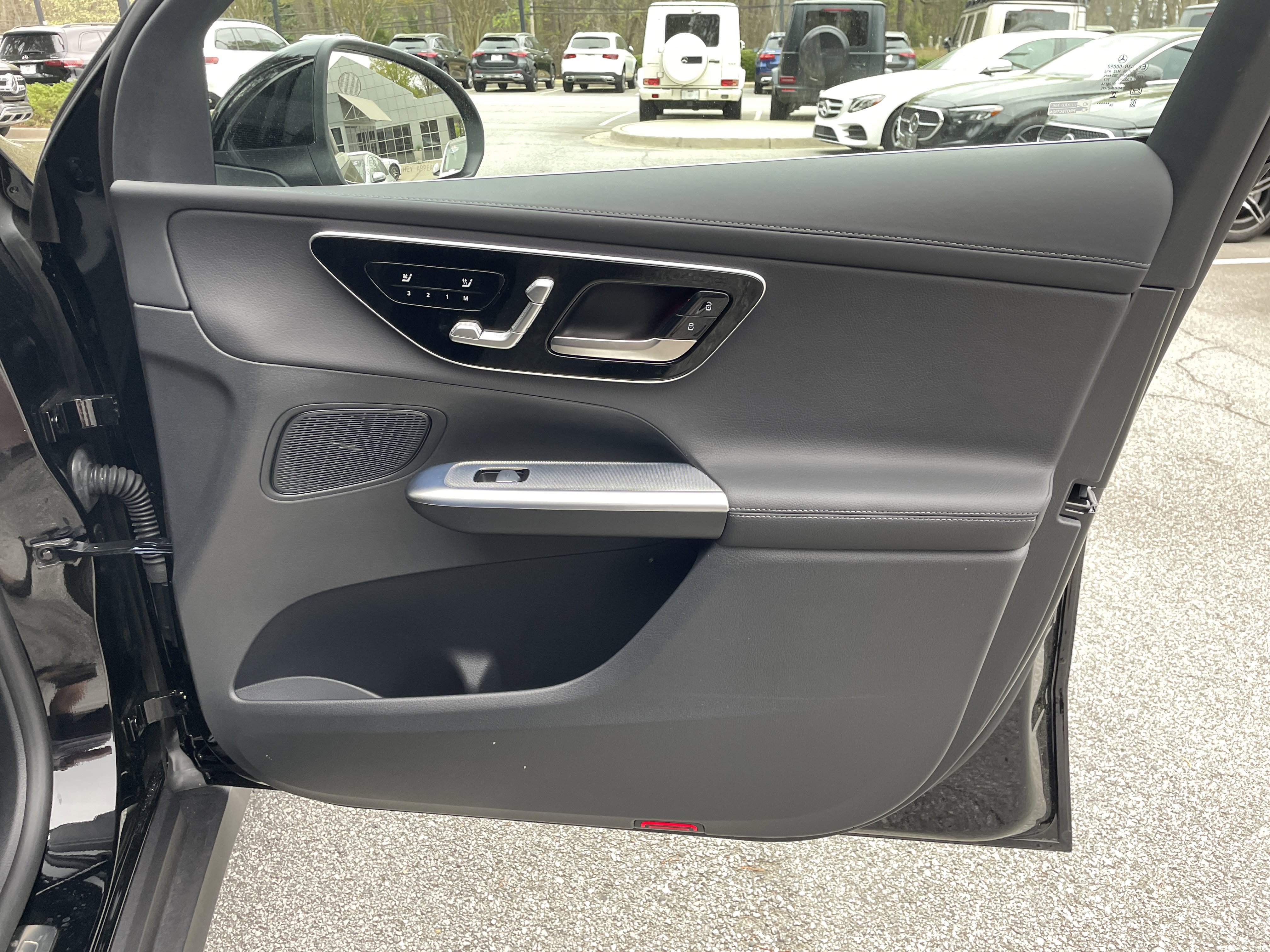 2025 Mercedes-Benz GLC 300 4MATIC