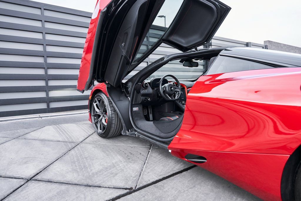 Used 2021 McLaren 720S Performance photo 37