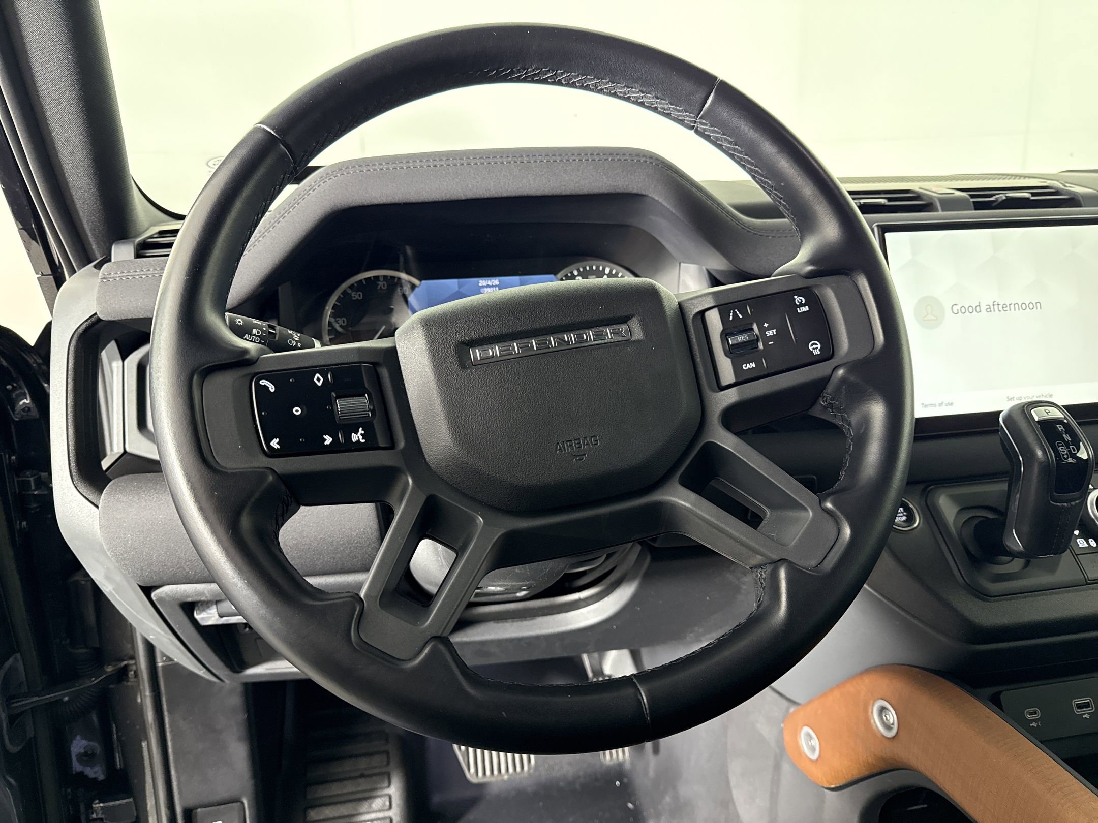 2023 Land Rover Defender 130 X-Dynamic SE