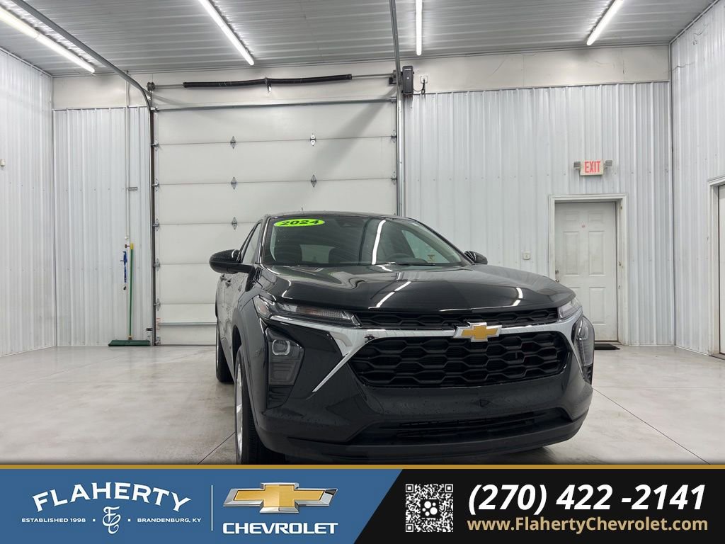 Used 2024 Chevrolet Trax LS w/ LS Convenience Package