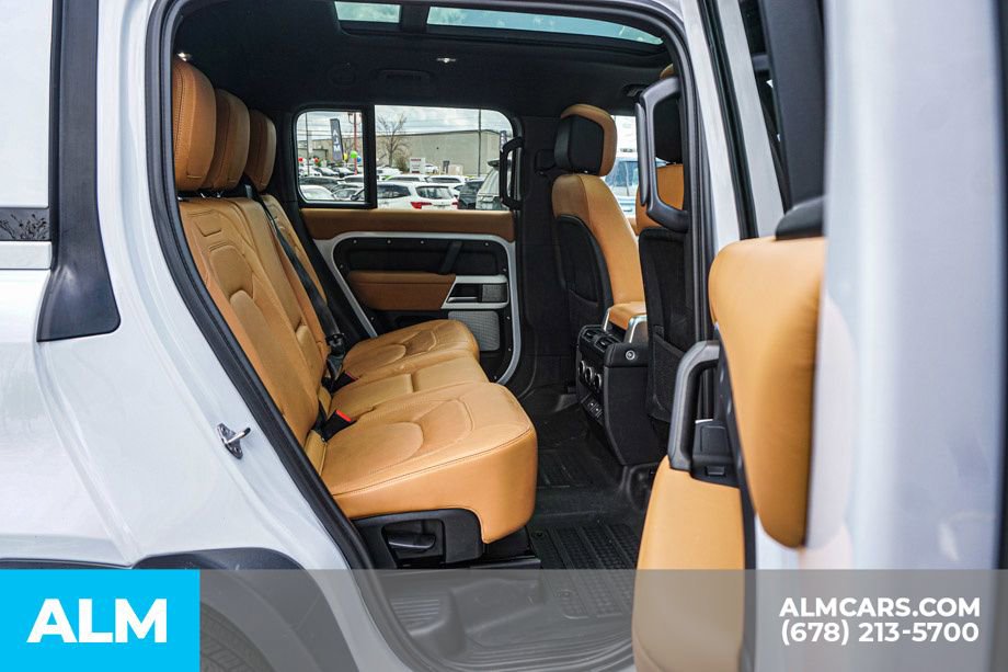 2023 Land Rover Defender 130 SE