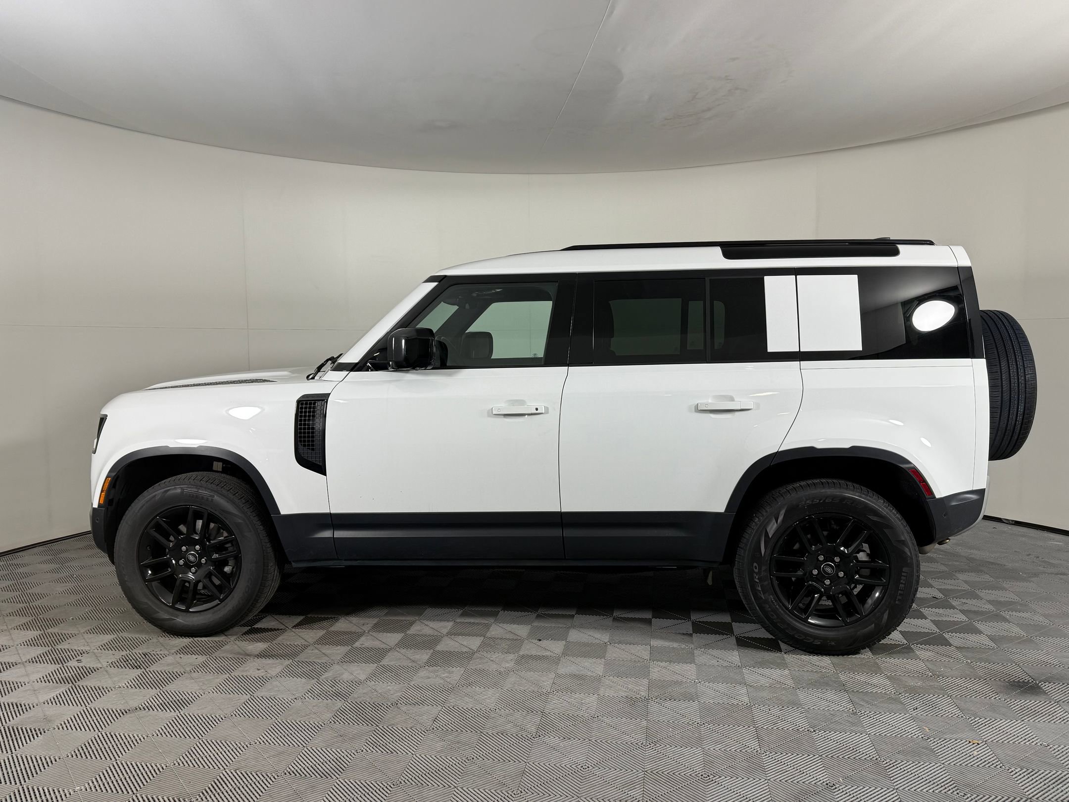 2025 Land Rover Defender 110 S