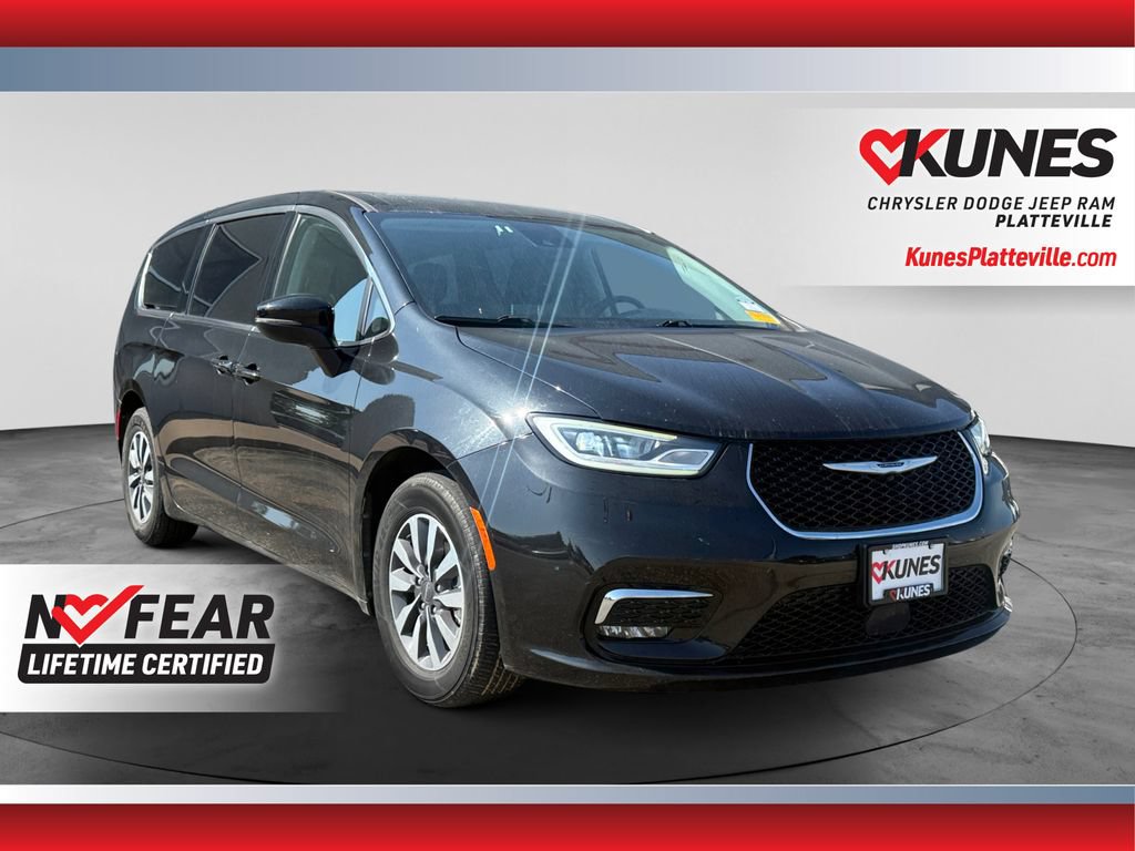 Used 2023 Chrysler Pacifica Touring-L