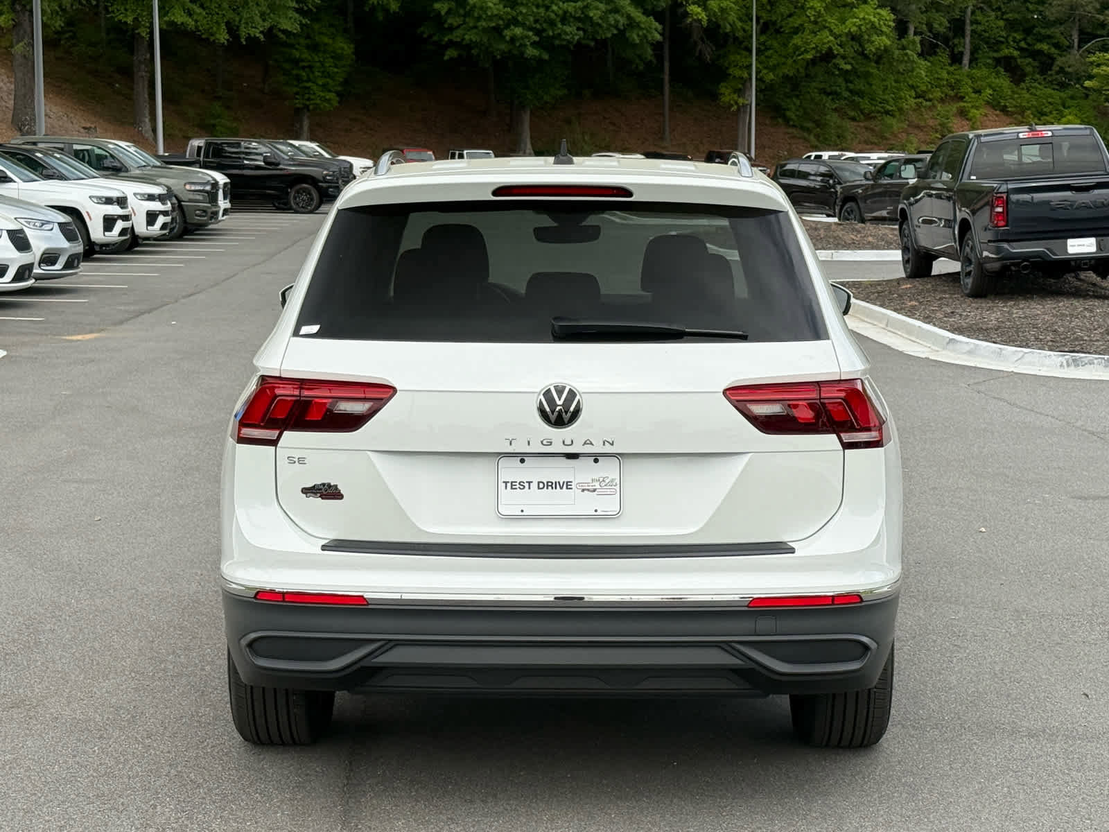 2023 Volkswagen Tiguan SE