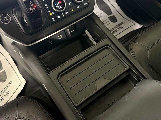 2024 Land Rover Defender 110 SE