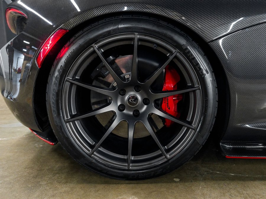Used 2012 McLaren P1 photo 25