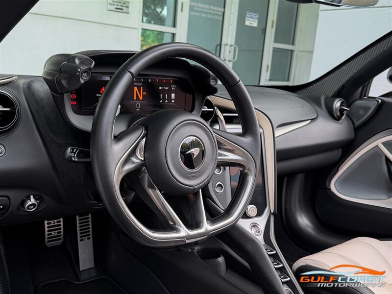 Used 2024 McLaren 750S Spider photo 14