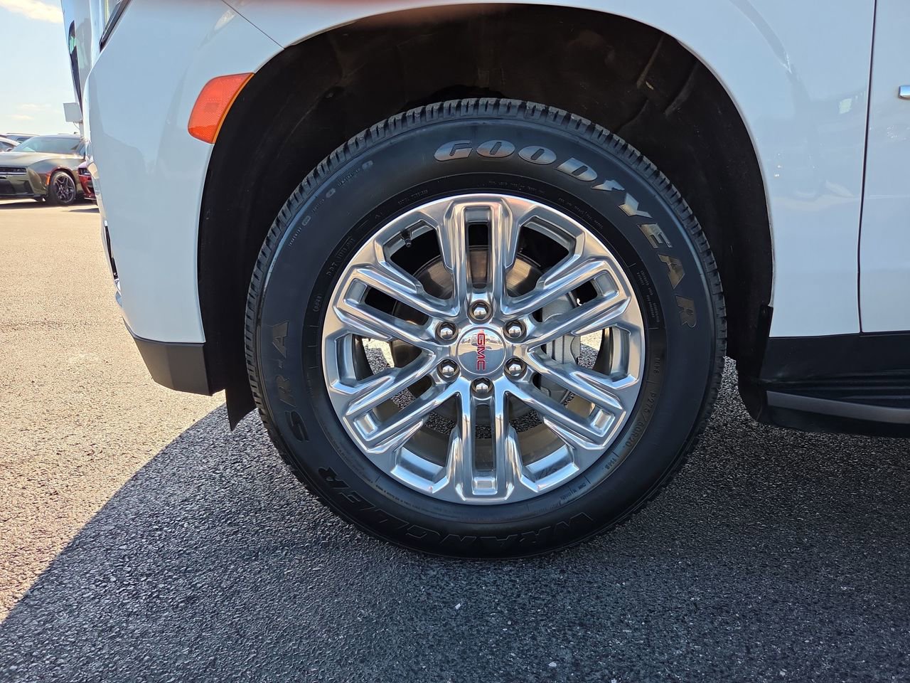 2023 GMC Yukon XL SLE