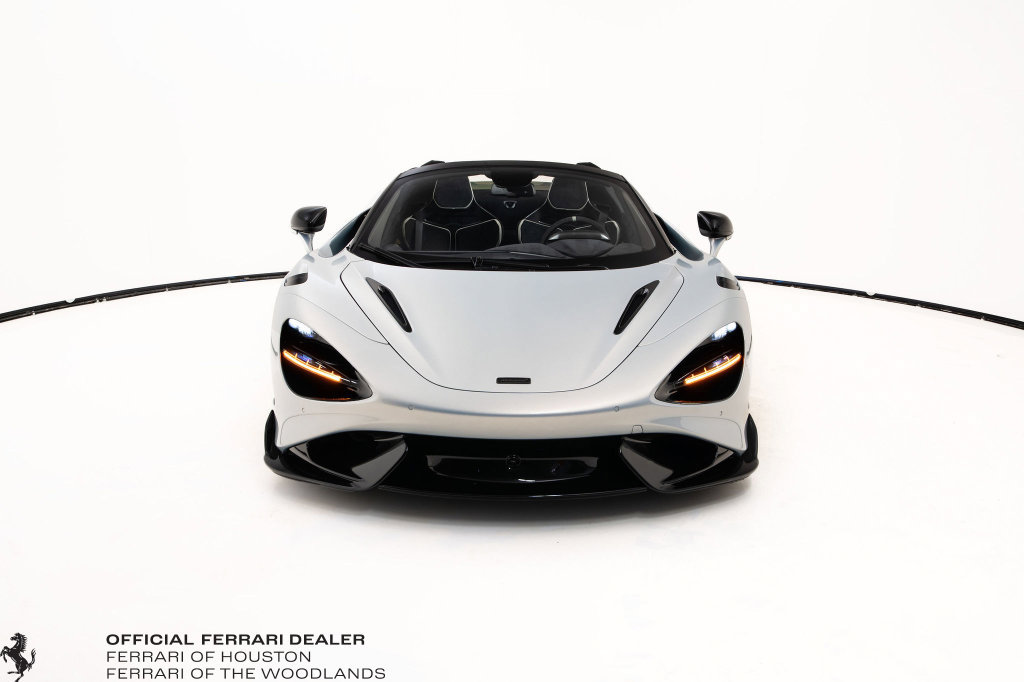 Used 2022 McLaren 765LT photo 9