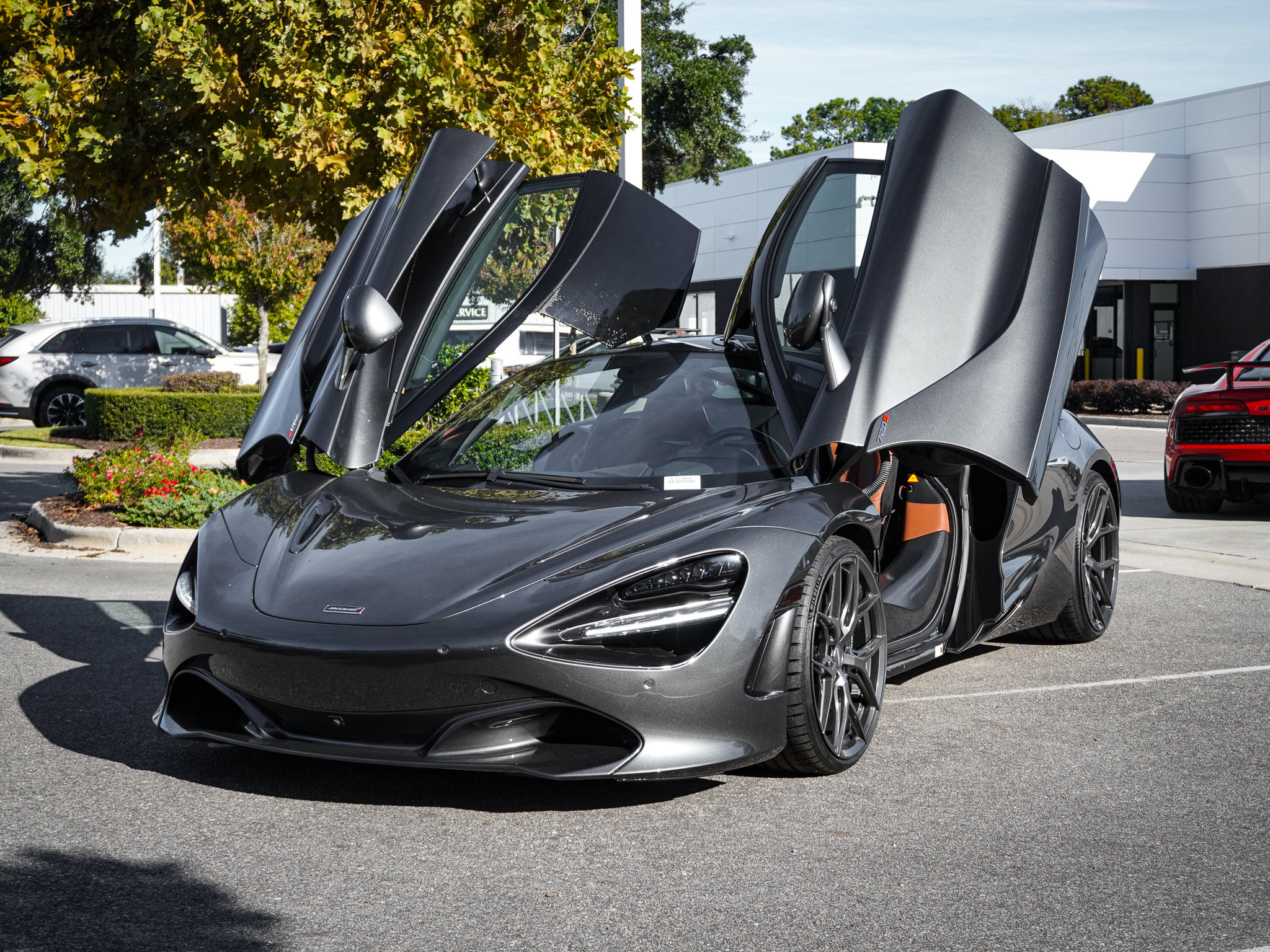 Used 2018 McLaren 720S Luxury photo 6