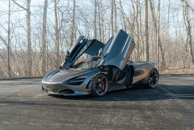 Used 2018 McLaren 720S Performance photo 30