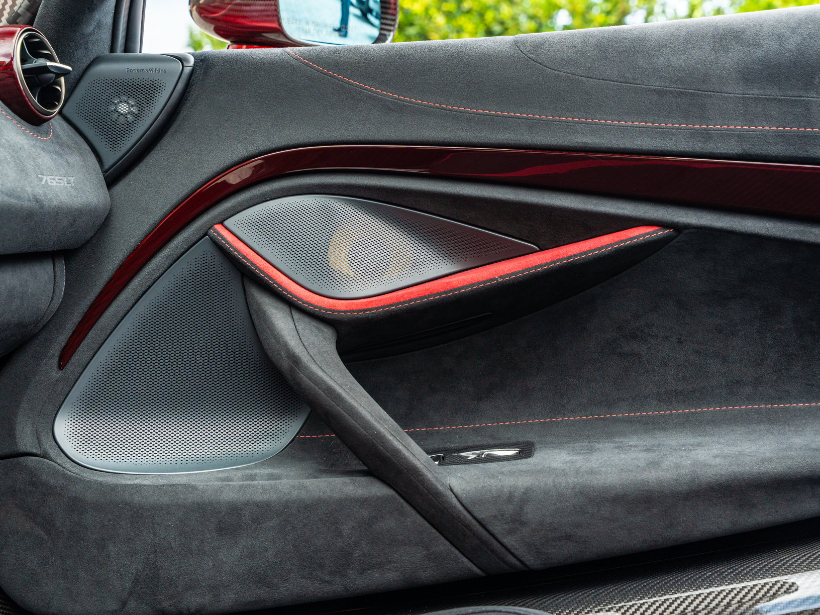 Used 2022 McLaren 765LT photo 43
