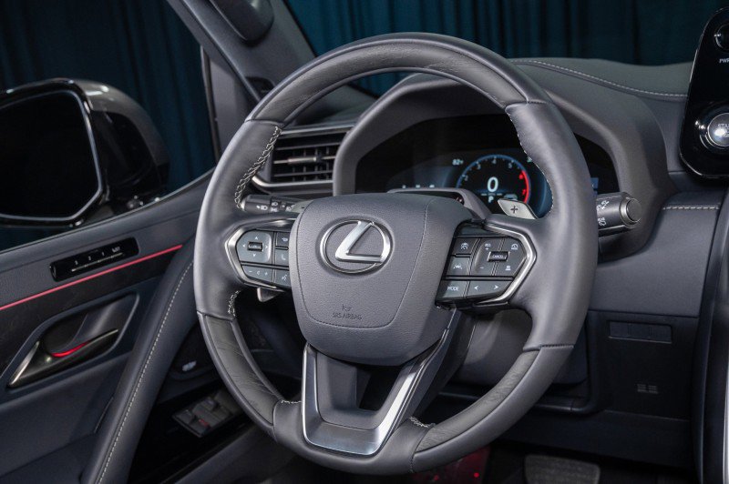 2026 Lexus LX 600 4WD w/ Luxury Package