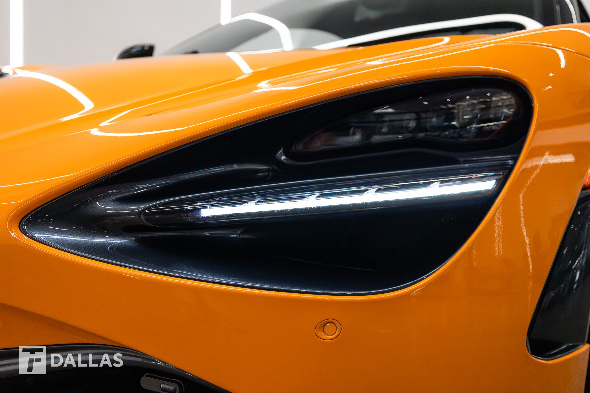 Used 2019 McLaren 720S Performance photo 18