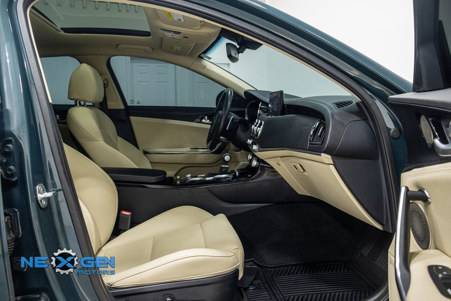 2023 Kia Stinger GT-Line