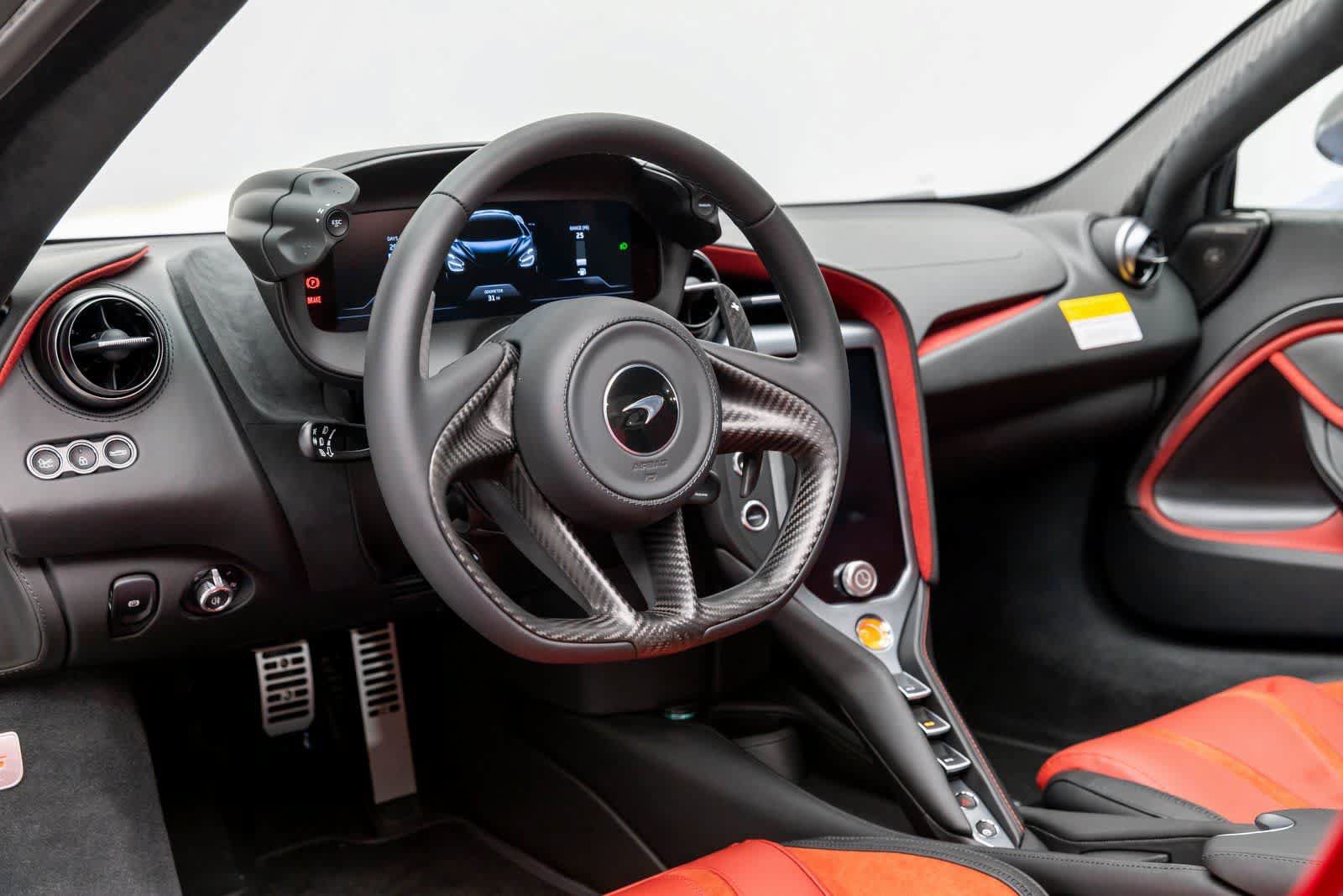 New 2026 McLaren 750S photo 2