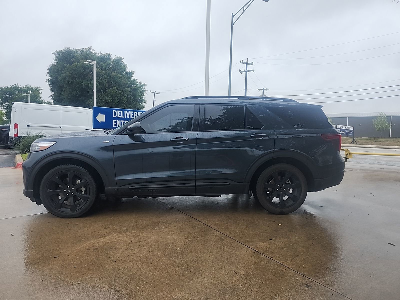 2024 Ford Explorer ST-Line