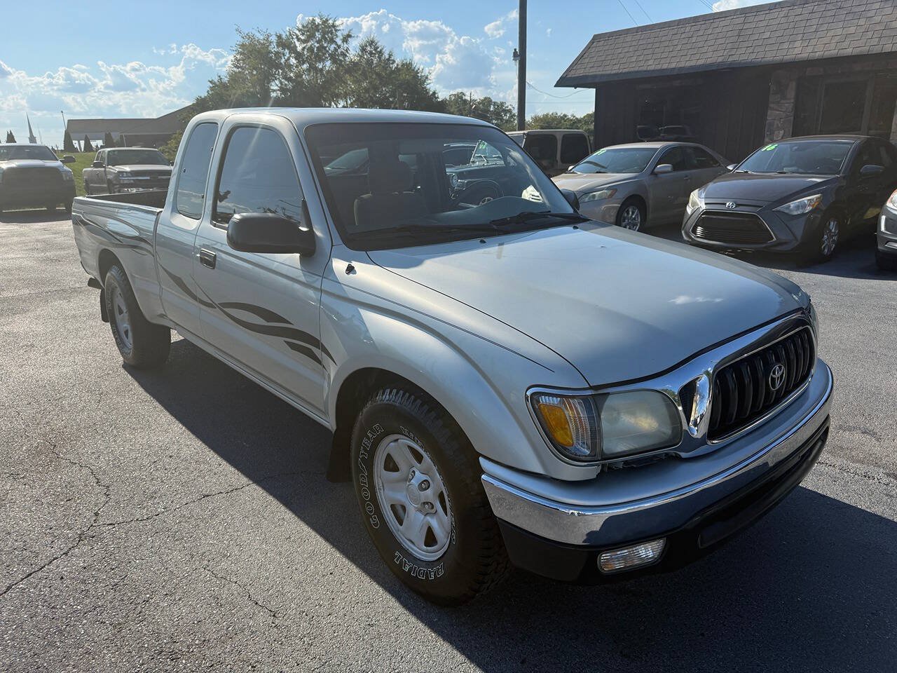 Used 2004 Toyota Tacoma 2WD Xtracab w/ SR5 Pkg