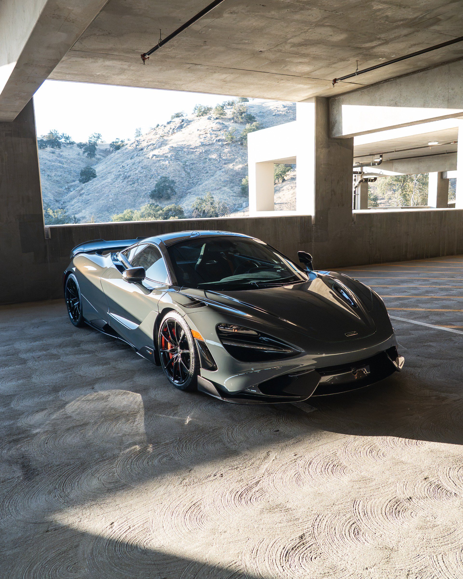 Used 2021 McLaren 765LT photo 12