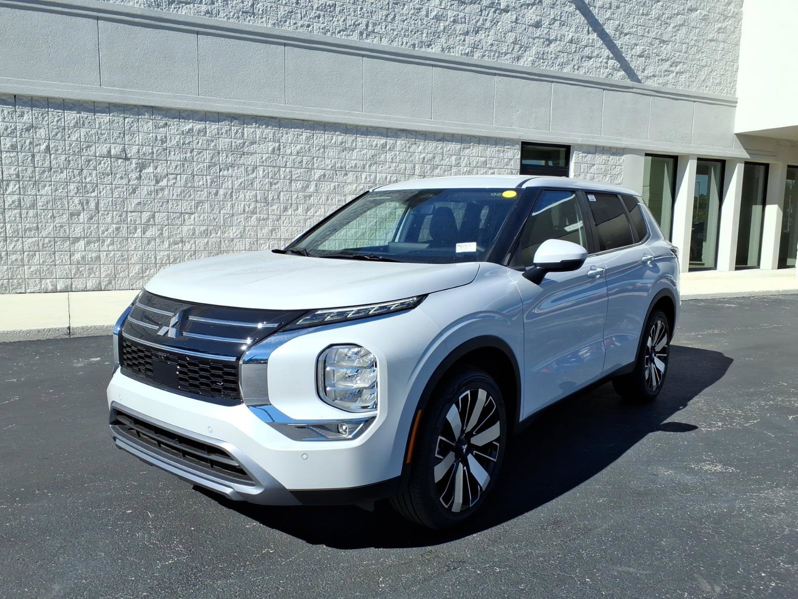 New 2026 Mitsubishi Outlander SE