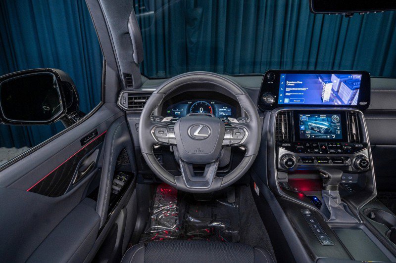 2026 Lexus LX 600 4WD w/ Luxury Package