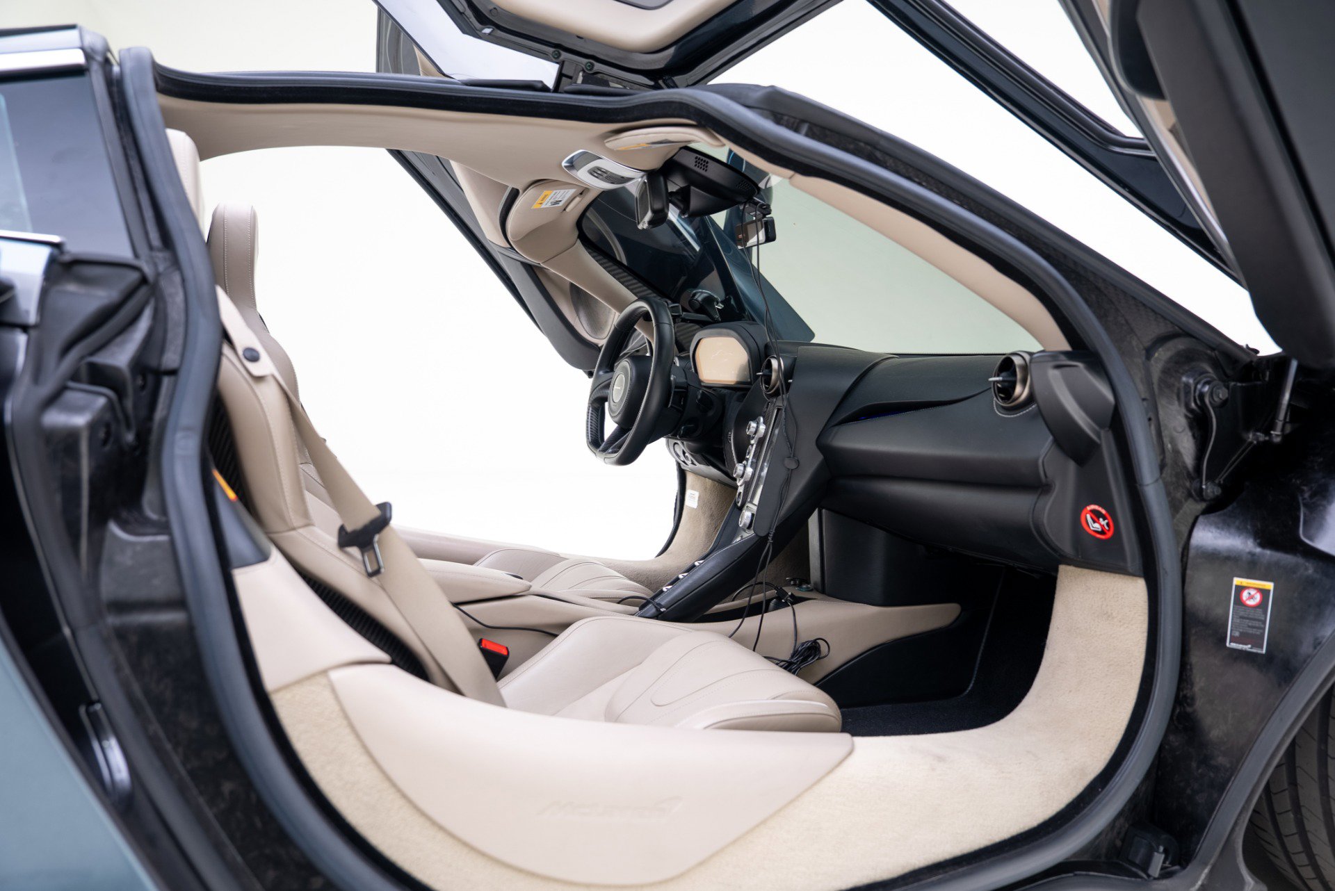 Used 2018 McLaren 720S Luxury photo 32