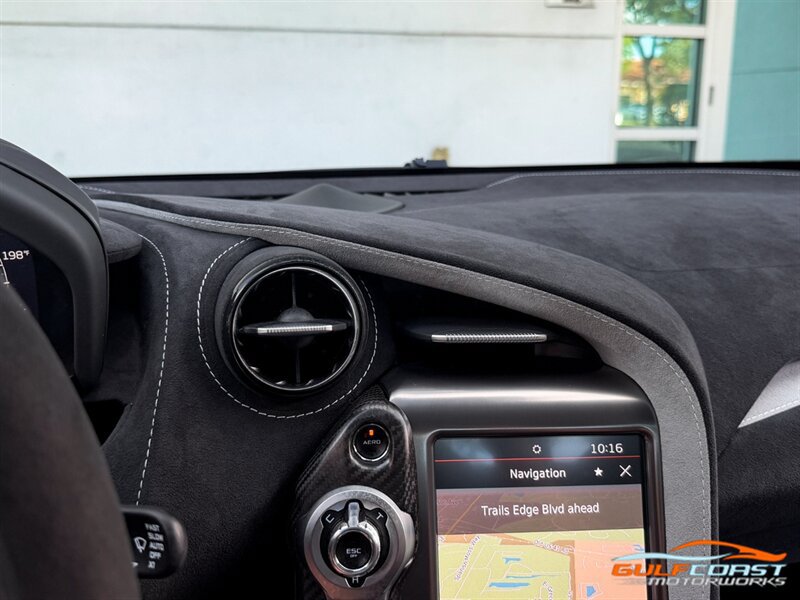 Used 2021 McLaren 720S Performance photo 18