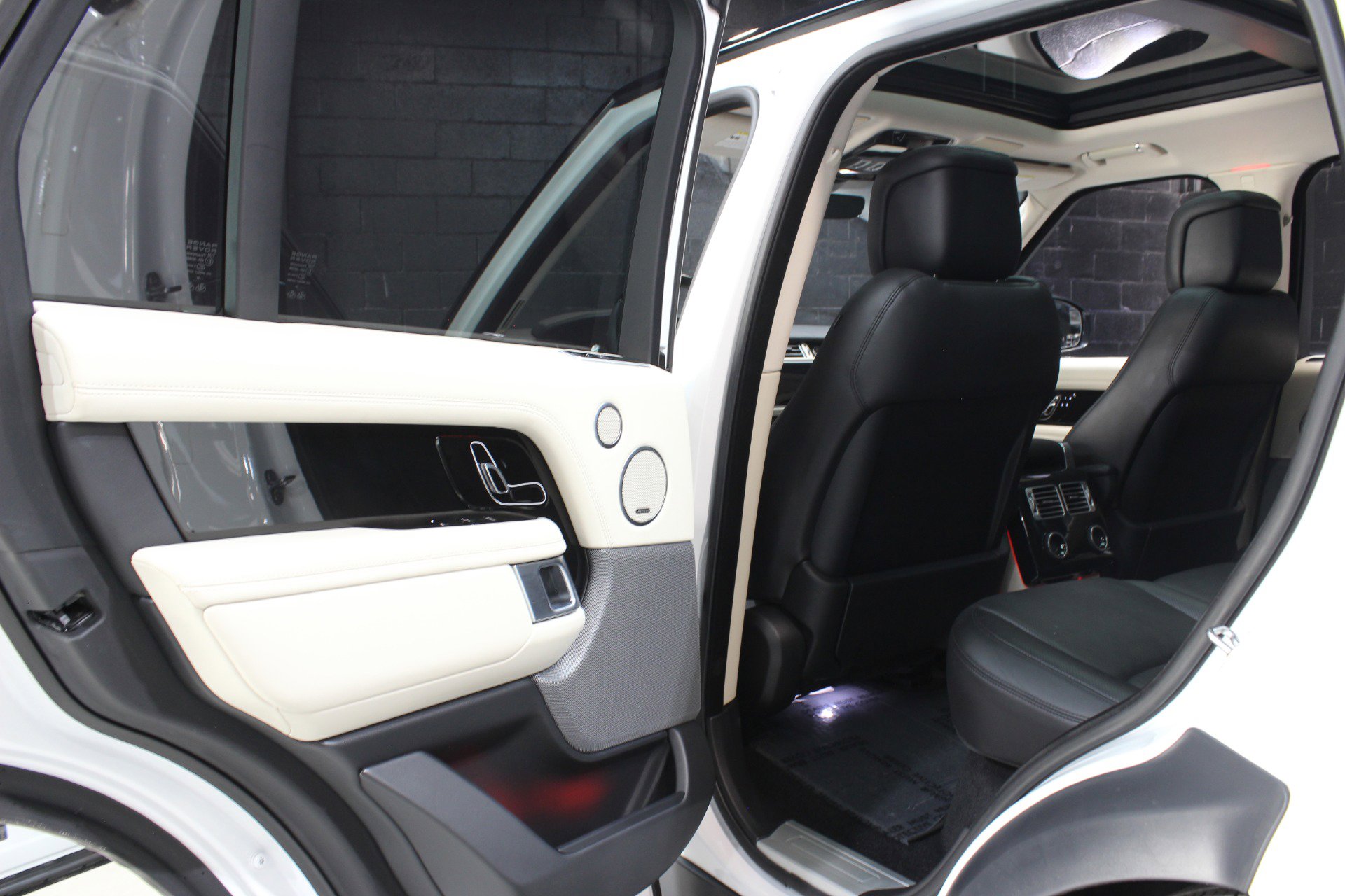 2021 Land Rover Range Rover Westminster Edition