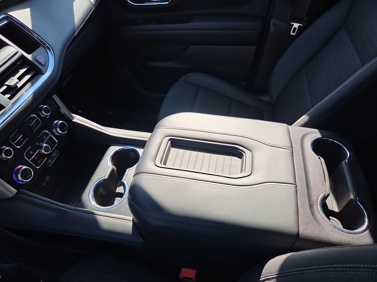 2023 GMC Yukon XL SLE