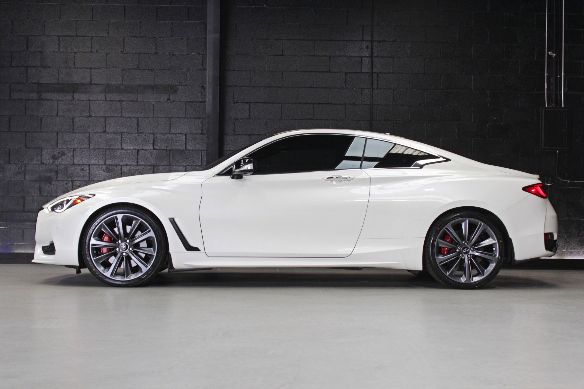 2022 INFINITI Q60 Red Sport 400