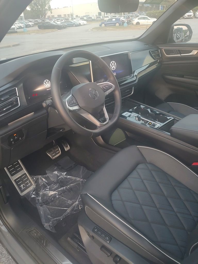 2025 Volkswagen Atlas Cross Sport SEL Premium R-Line