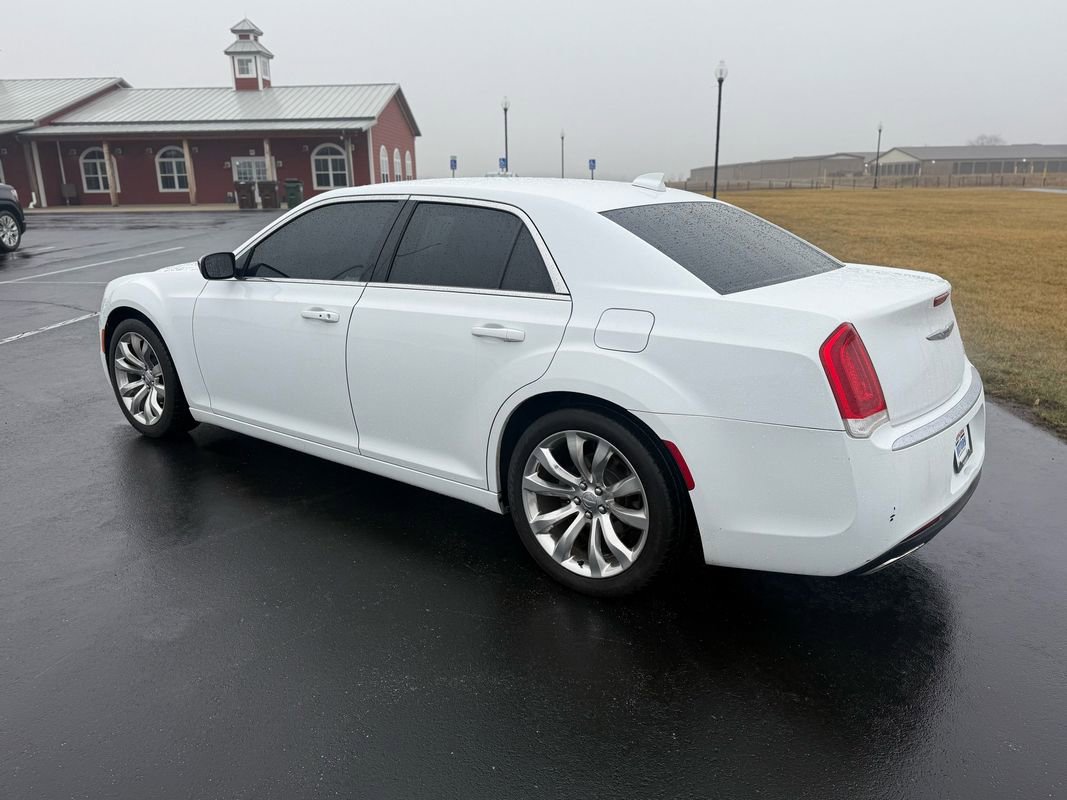 2019 Chrysler 300 Touring