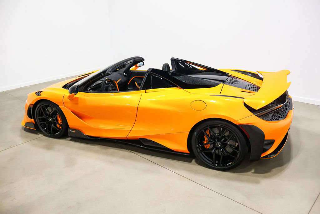 Used 2022 McLaren 765LT photo 18