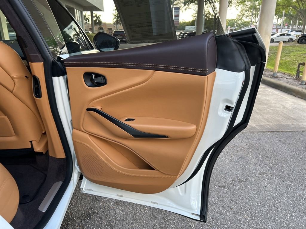 2021 Aston Martin DBX