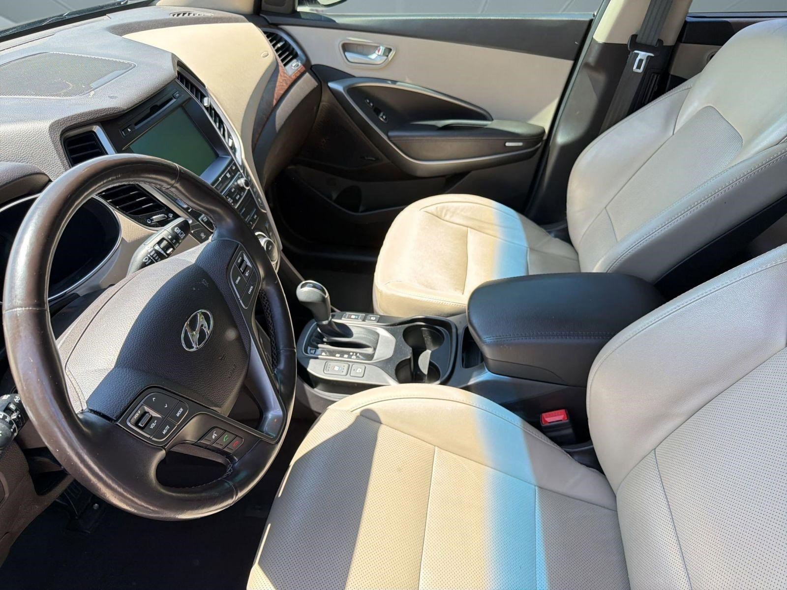 2017 Hyundai Santa Fe SE