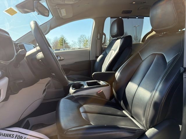 2023 Chrysler Pacifica Touring-L