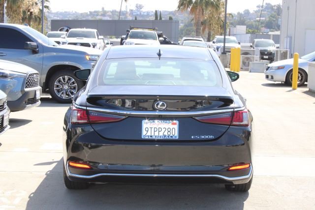 2025 Lexus ES 300h