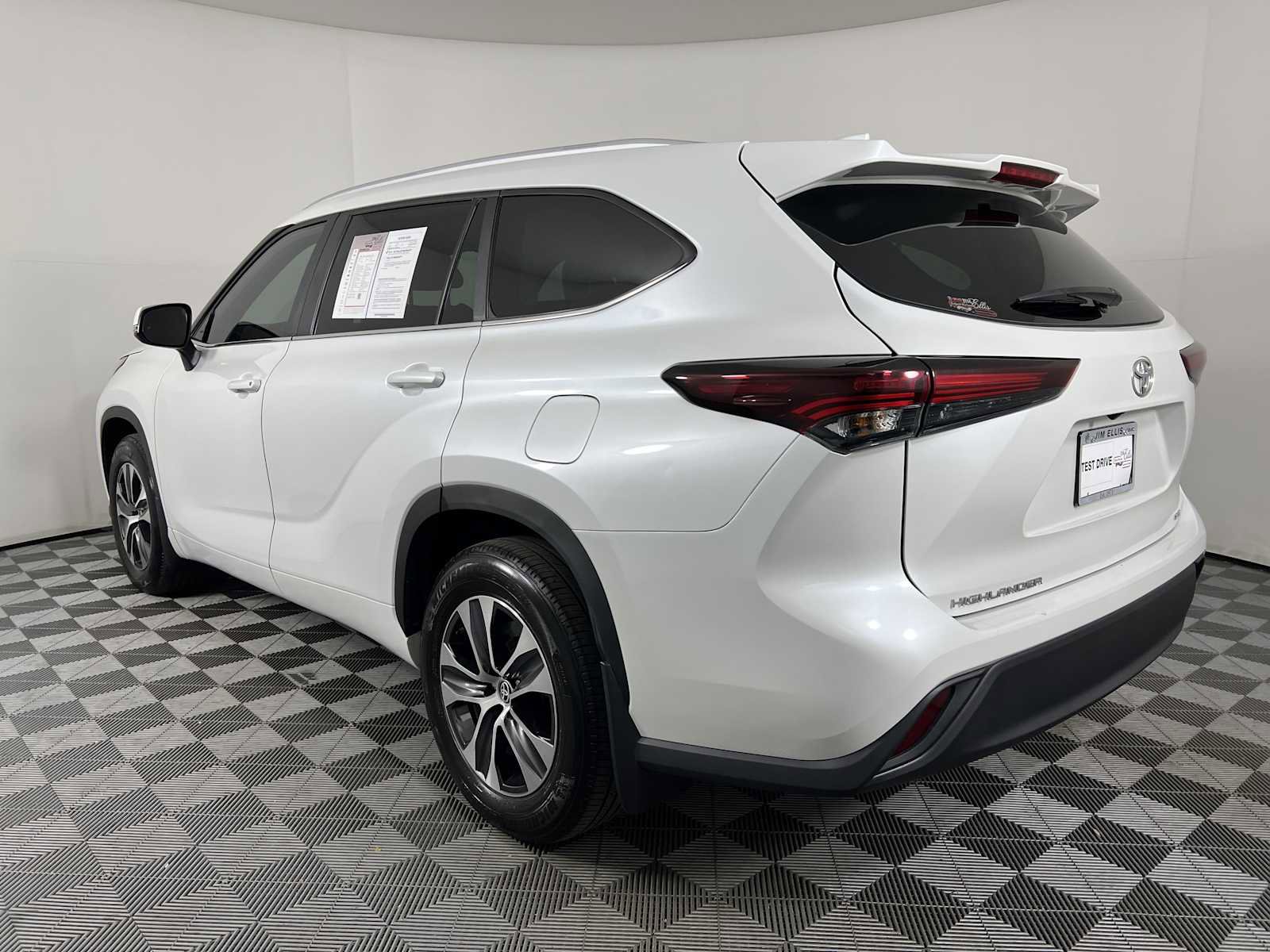 2024 Toyota Highlander XLE