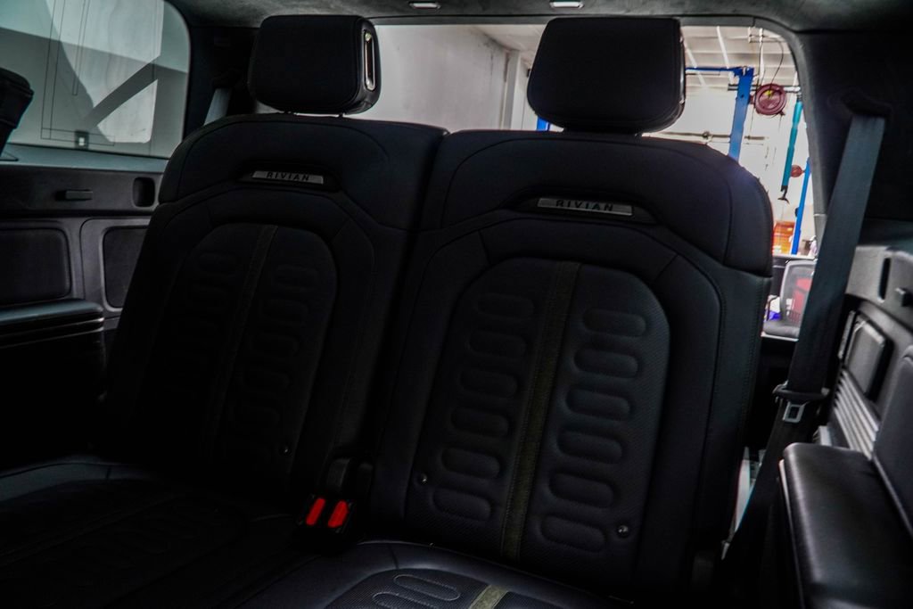 2024 Rivian R1S Adventure