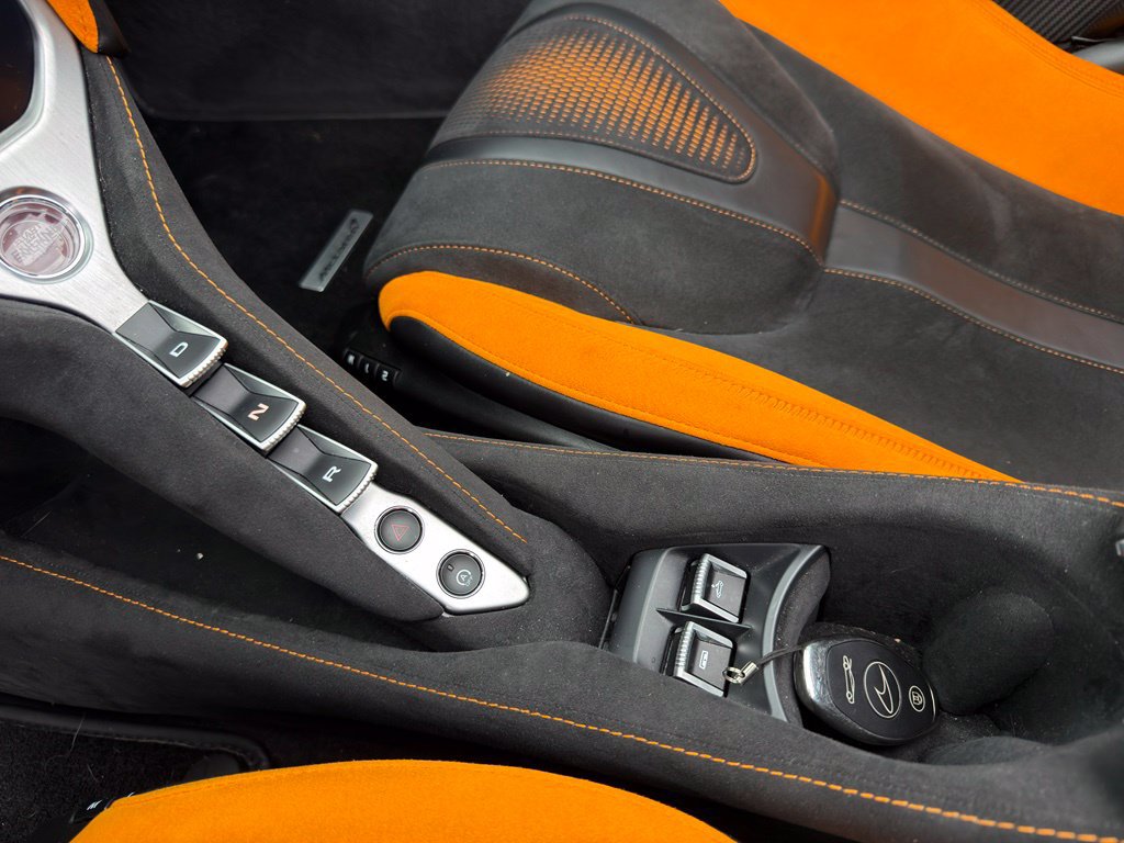 Used 2024 McLaren 750S Spider photo 24