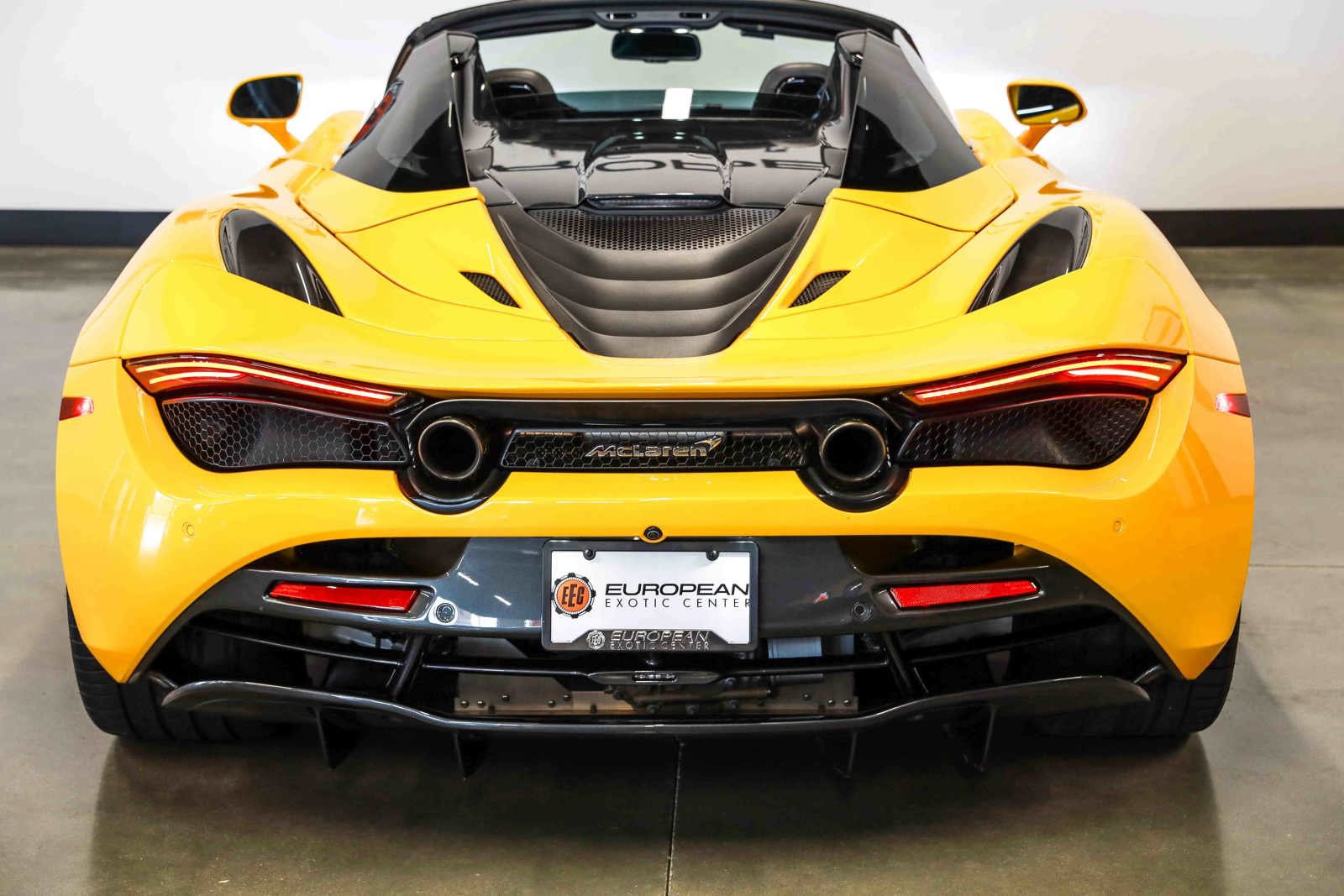 Used 2022 McLaren 720S Performance photo 13