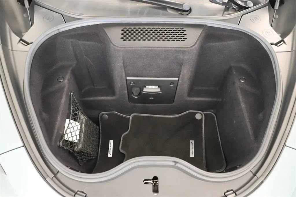 Used 2020 McLaren 600LT Spider photo 18