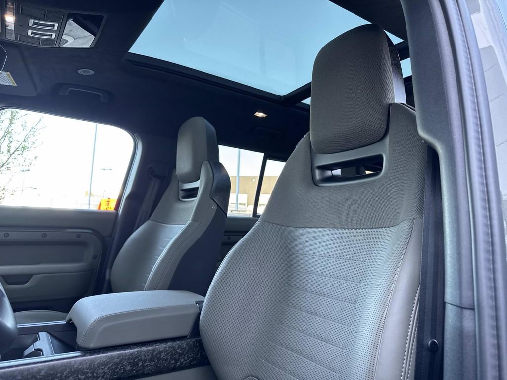 2025 Land Rover Defender 110