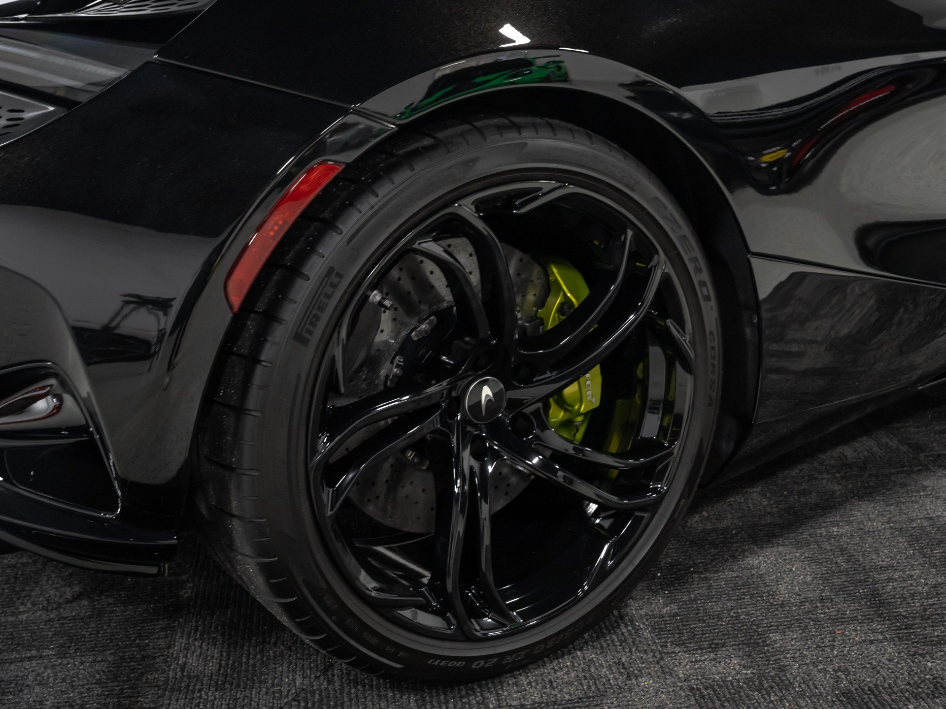 Used 2025 McLaren 750S Spider photo 44