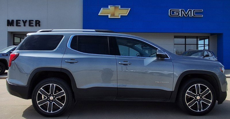 Used 2023 GMC Acadia SLT w/ Technology Package