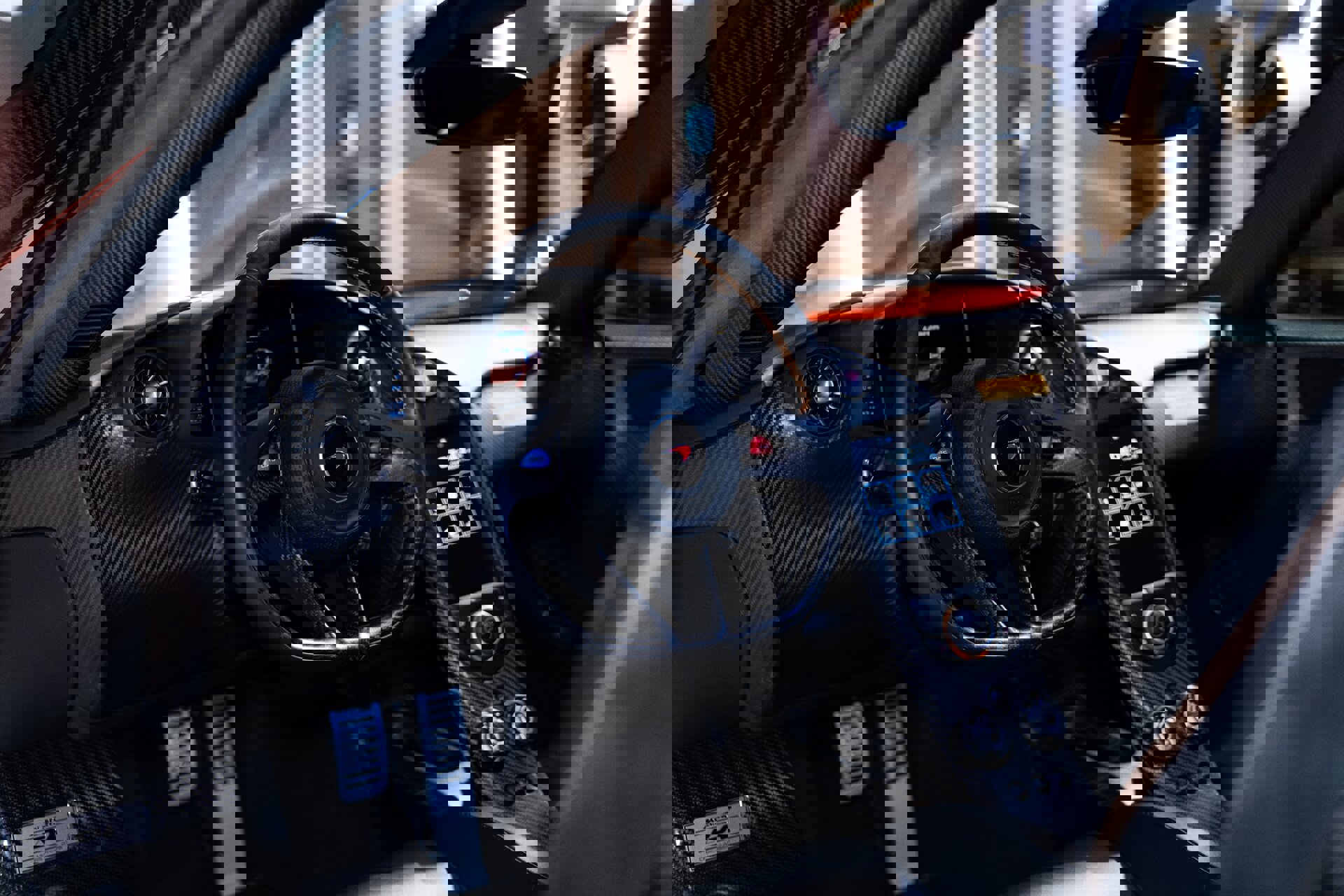 Used 2014 McLaren P1 photo 10